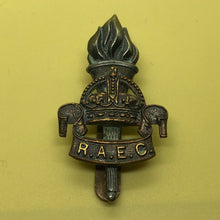 Load image into Gallery viewer, Original WW2 British Army Cap Badge - Royal Army Education Corps King's Cro - The Militaria Shop