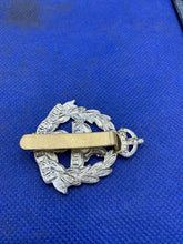 Load image into Gallery viewer, British Army Cap Badge - East Lancashire Regiment Kings Crown - The Militaria Shop