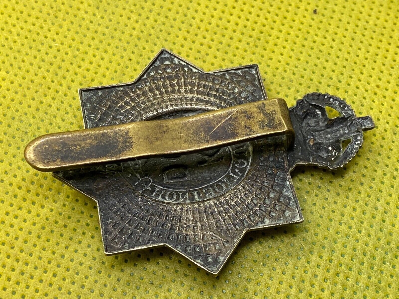 British Army King's Dragoon Guards Cap Badge. Nice Original - The Militaria Shop