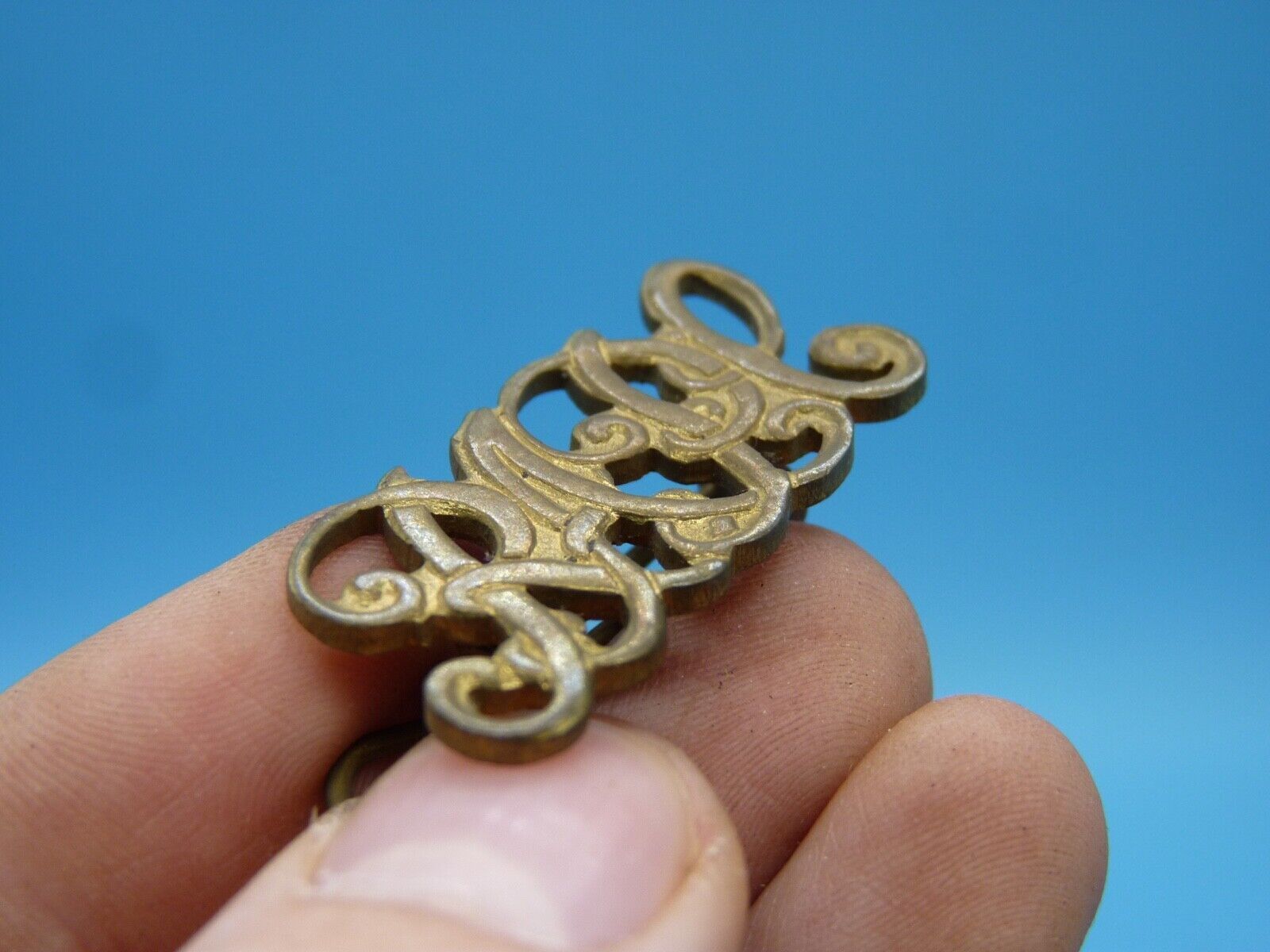 WW1 British Army Royal Army Pay Corps RAPC Original Brass Shoulder Titles. - The Militaria Shop