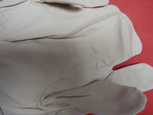 Load image into Gallery viewer, Original WW2 British Army Gunners Winter White Gloves - The Militaria Shop