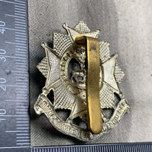 Load image into Gallery viewer, Original WW2 British Army Bedfordshire & Hertfordshire Regiment Cap Badge - The Militaria Shop