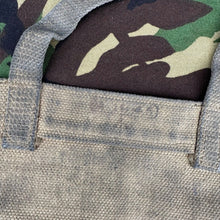 Load image into Gallery viewer, Original WW2 British Army / RAF 37 Pattern Small Pack & L Strap Set - 1945 D - The Militaria Shop