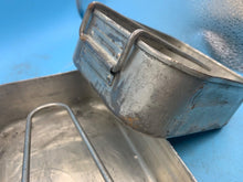 Lade das Bild in den Galerie-Viewer, Original WW2 British Army Soldiers Mess Tin Set - Two Piece - Fold Out Handles - The Militaria Shop