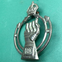 Load image into Gallery viewer, Original WW2 British Army Cap Badge - Royal Armoured Corps - Kings Crown - The Militaria Shop