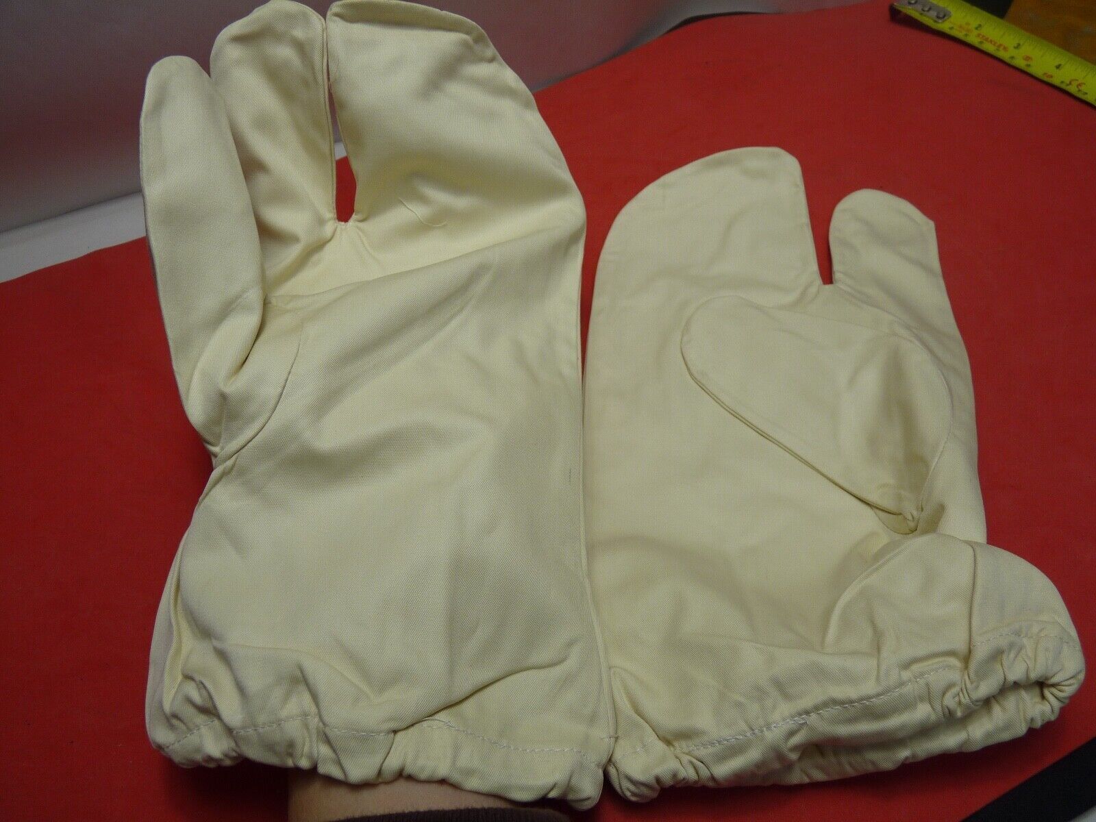Original WW2 British Army Gunners Winter White Gloves - Dated 1941 - The Militaria Shop
