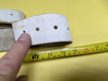 Lade das Bild in den Galerie-Viewer, Original British Army White Buff Leather Guards Belt Approx 30" Waist - The Militaria Shop