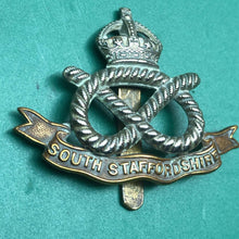 Load image into Gallery viewer, Original WW2 British Army South Staffordshire Regiment Cap Badge - The Militaria Shop
