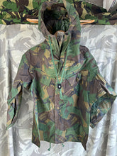Lade das Bild in den Galerie-Viewer, Genuine British Army DPM Waterproof Jacket Smock - 170/90 - The Militaria Shop