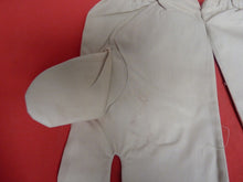 Load image into Gallery viewer, Original WW2 British Army Gunners Winter White Gloves - The Militaria Shop