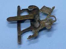 Load image into Gallery viewer, Original WW1 / WW2 British Army Queen's Royal West Surrey Regiment Cap Badg - The Militaria Shop