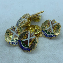 Charger l'image dans la galerie, Cameron Highlanders - NEW British Army Military Cap/Tie/Lapel Pin Badge #133 - The Militaria Shop