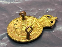 Load image into Gallery viewer, Original British Army WW1 / WW2 - Army Catering Corps Cap / Collar Badge - The Militaria Shop