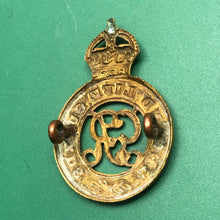 Load image into Gallery viewer, Original WW1 British Army Second Life Guards Cap Badge George V - The Militaria Shop
