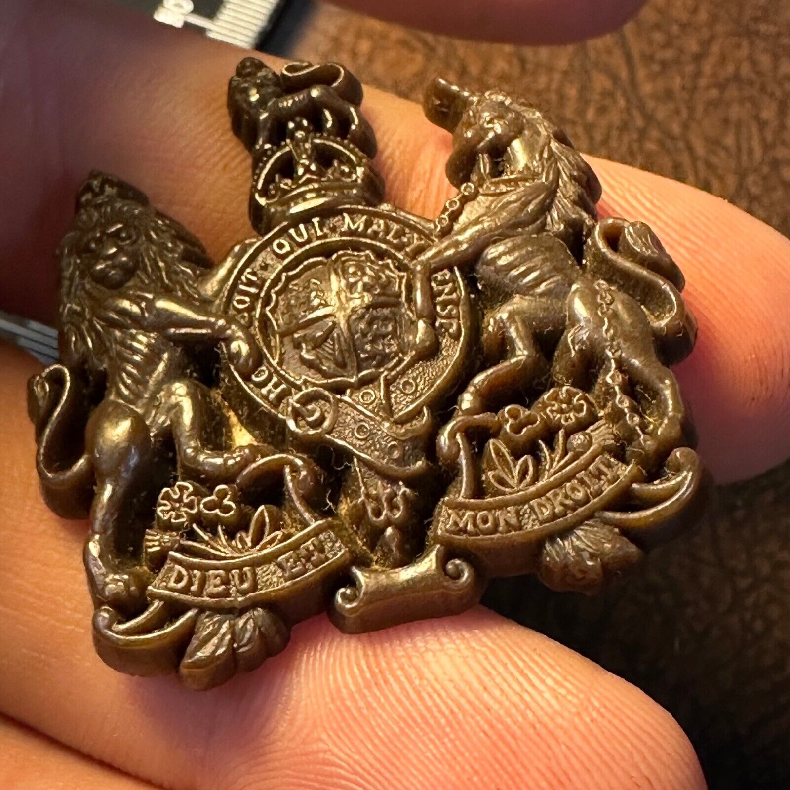Original WW2 British Army Economy Bakelite General Service Corps Cap Badge - The Militaria Shop
