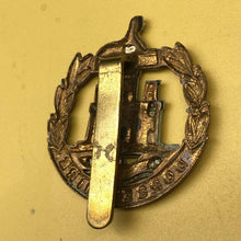 Load image into Gallery viewer, Original WW2 British Army Dorsetshire Regiment Cap Badge - The Militaria Shop