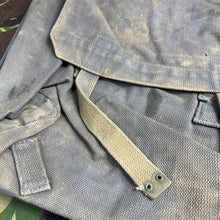 Charger l'image dans la galerie, British Army / RAF 37 Pattern Large Pack - WW2 Pattern -Used Condition Original - The Militaria Shop