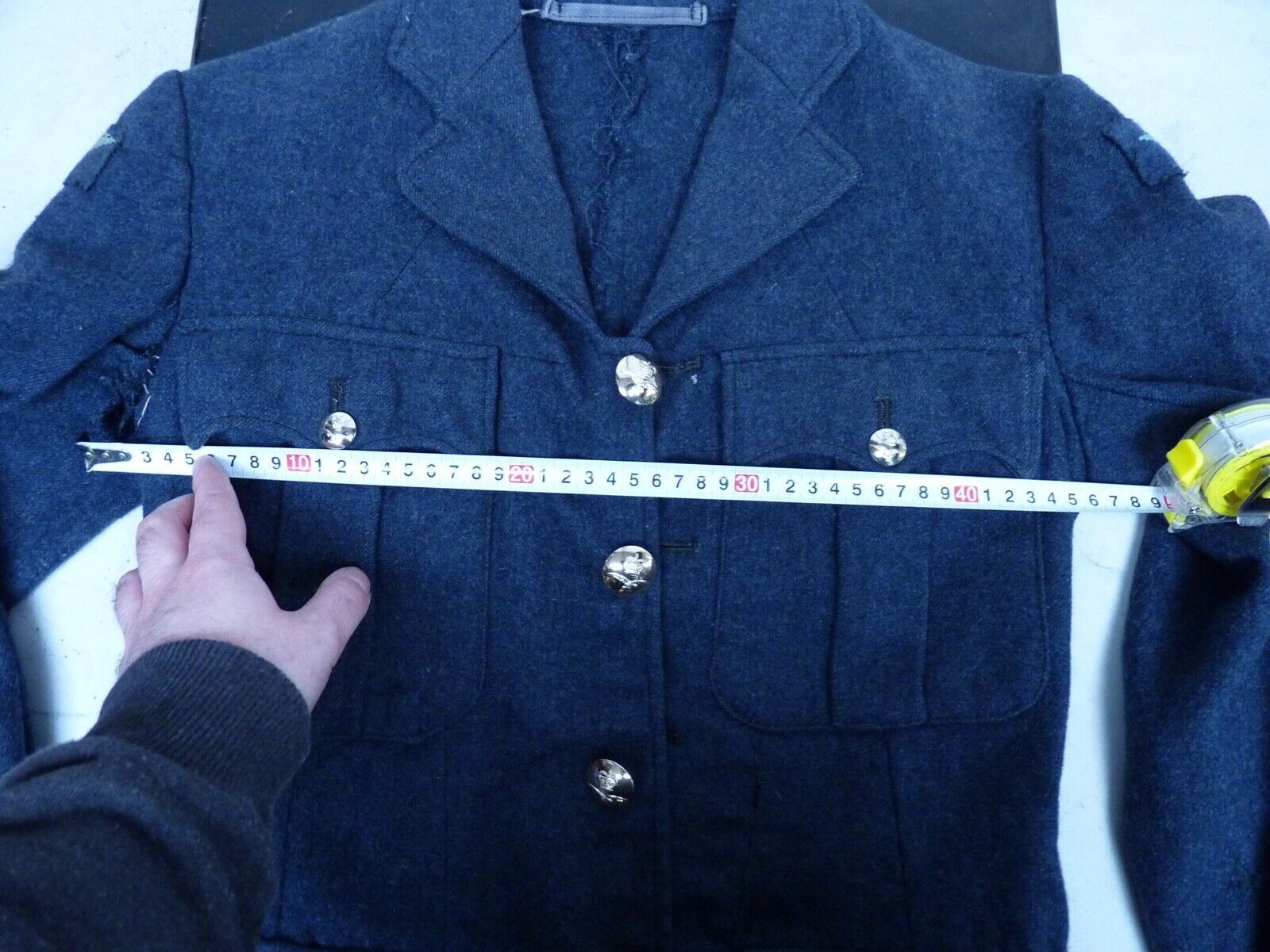 Queens Crown Royal Air Force RAF EM's service dress jacket with badges. - The Militaria Shop
