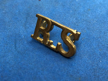 Load image into Gallery viewer, Original WW2 British Army Royal Scots (RS) Brass Shoulder Title - The Militaria Shop
