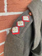 Load image into Gallery viewer, Original WW2 British Army Officers Greatcoat - Captain Rank Pips - 38" Ches - The Militaria Shop