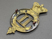 Load image into Gallery viewer, Original British Army - 11th Regiment of Foot North Devon Glengarry Cap Badge - The Militaria Shop