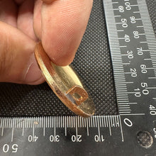 Charger l'image dans la galerie, Rare Genuine Seychelles People's Liberation Army Cap / Beret Badge - The Militaria Shop