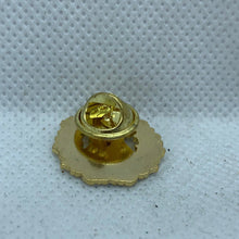 Charger l'image dans la galerie, Cameron Highlanders - NEW British Army Military Cap/Tie/Lapel Pin Badge #133 - The Militaria Shop