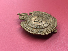 Lade das Bild in den Galerie-Viewer, Original WW1 British Army 10th Batt County of London Paddington Rifles Cap Badge - The Militaria Shop