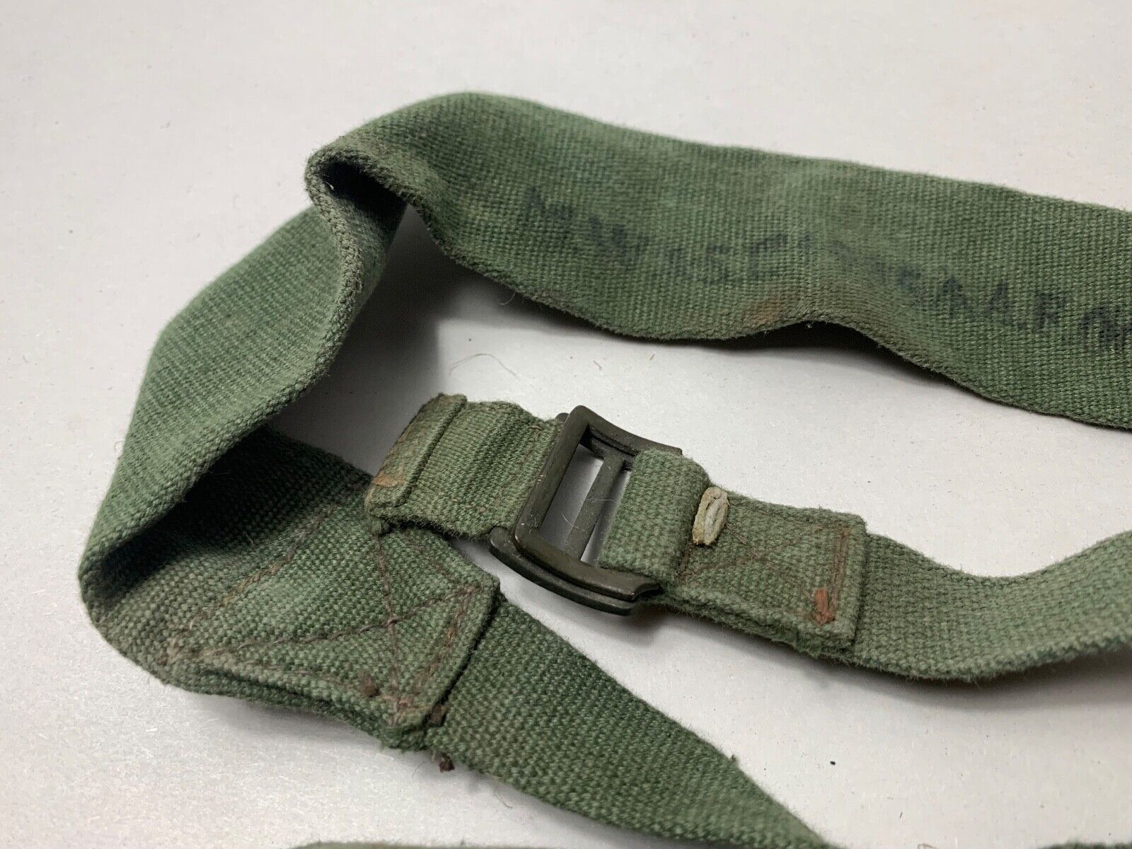 Original WW2 British Army 44 Pattern Shoulder / Equipment Strap - 1945 Dated - The Militaria Shop