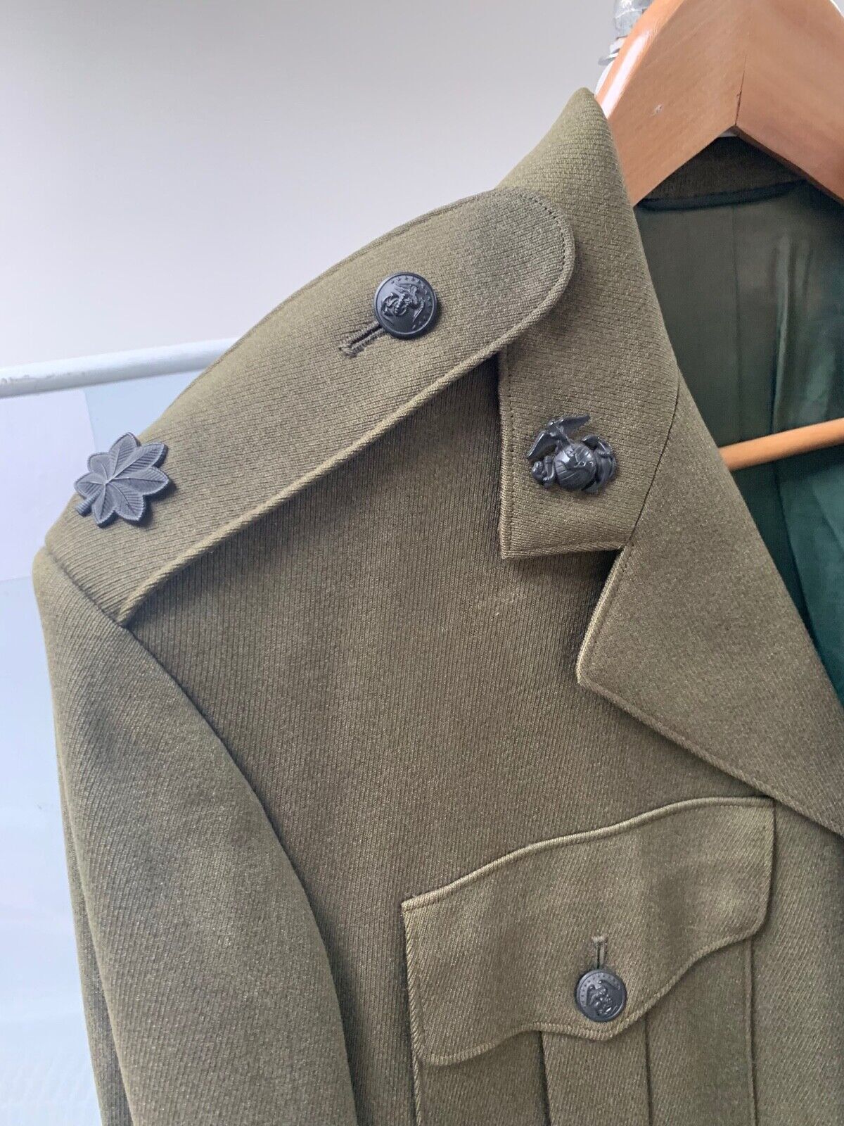 Original US Marine Corps USMC Dress Tunic & Gloves - 38 Chest - The Militaria Shop