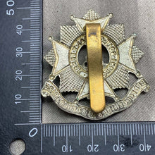 Load image into Gallery viewer, Original WW2 British Army Bedfordshire & Hertfordshire Regiment Cap Badge - The Militaria Shop