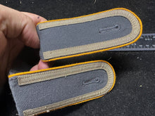 Load image into Gallery viewer, Genuine German post WW2 Bundeswehr Shoulder Boards Epaulettes Signal Corps - NEW - The Militaria Shop