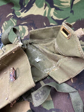 Load image into Gallery viewer, Original WW2 British Army Soldiers Assault Gas Mask Bag - The Militaria Shop