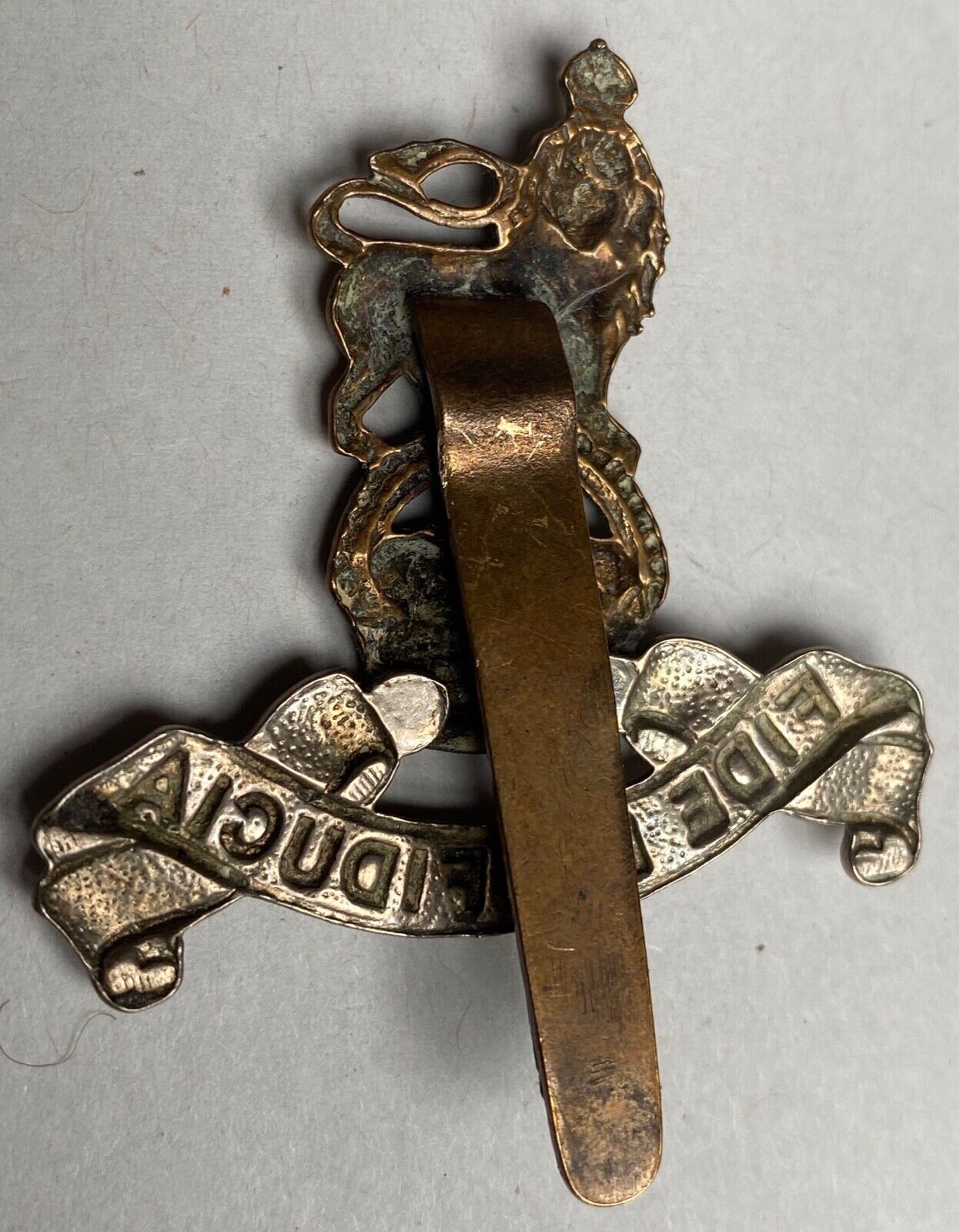 WW1 / WW2 British Army - Army Pay Corps white metal and brass cap badge - The Militaria Shop