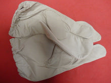 Load image into Gallery viewer, Original WW2 British Army Gunners Winter White Gloves - The Militaria Shop