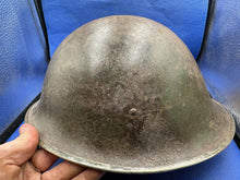 Charger l'image dans la galerie, WW2 British / Canadian Army Mk3 Combat Turtle Helmet - Good Original Helmet - The Militaria Shop