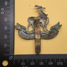 Load image into Gallery viewer, Original WW2 British Army Cap Badge - Royal Warwickshire - The Militaria Shop
