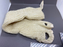 Charger l'image dans la galerie, Original British Army / RAF 1943 Wristlets (wrist warmers) from Original Box - The Militaria Shop