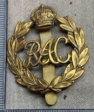 Load image into Gallery viewer, Original WW2 British Army Royal Armoured Corps Cap Badge - The Militaria Shop