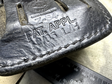 Charger l'image dans la galerie, Black Leather Baton Carrier - Price Western Leather - The Militaria Shop