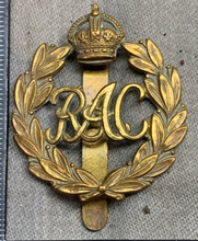 Load image into Gallery viewer, Original WW2 British Army Royal Armoured Corps Cap Badge - The Militaria Shop
