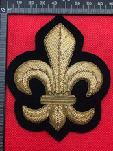 Lade das Bild in den Galerie-Viewer, British Army Bullion Embroidered Blazer Badge - Manchester Regiment - The Militaria Shop