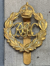 Load image into Gallery viewer, Original WW2 British Army Royal Armoured Corps Cap Badge - The Militaria Shop