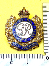 Charger l'image dans la galerie, Original WW2 GV1 Royal Engineers Enamel & Gilt Sweetheart Brooch - The Militaria Shop