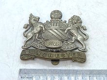 Load image into Gallery viewer, Original British Army WW1 1st Volunteer Battalion Manchester Regiment Cap Badge - The Militaria Shop