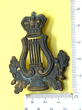 Charger l'image dans la galerie, Original British Army - Victorian Crown Musicians Badge - The Militaria Shop