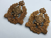 Load image into Gallery viewer, Genuine WW2 Canadian Army Le Régiment de Maisonneuve Cap Badge - The Militaria Shop