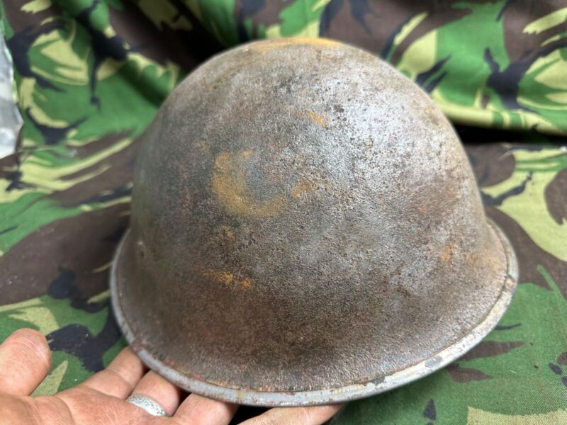 British / Canadian Army Mark 3 Turtle Helmet - Original WW2 Combat Helmet - The Militaria Shop
