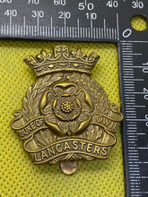Load image into Gallery viewer, WW1 / WW2 British Army Duke of Lancasters Regiment Cap Badge - The Militaria Shop