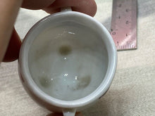 Lade das Bild in den Galerie-Viewer, Original Vintage Crested China Ware Pot - Isle of Wight - The Militaria Shop